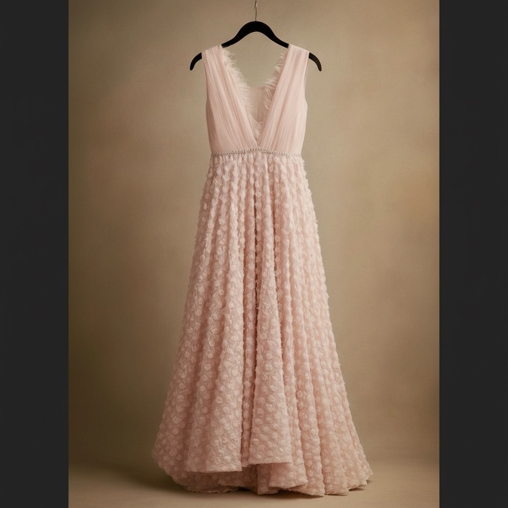 Sleeveless V-Neck Pink Maxi Dress with Textured Skirt